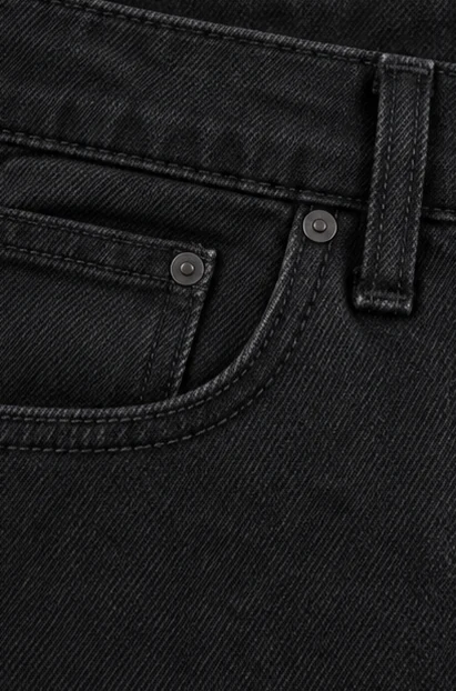 Джинсы tapered fit — деталь (DEMO)